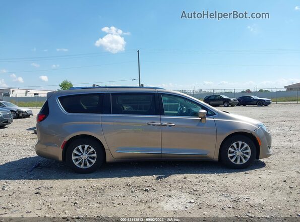 2C4RC1BG3JR237166 2018 CHRYSLER PACIFICA Brown 