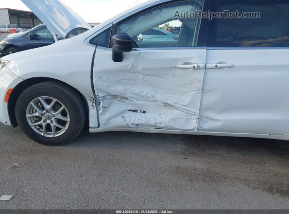 2C4RC1CG1RR105744 2024 CHRYSLER VOYAGER Белый Вид спереди
