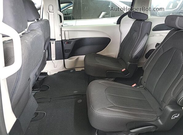 2C4RC1CG5PR525052 2023 CHRYSLER VOYAGER  Панорамный вид салона 360°