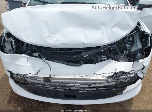 2C4RC1CG6NR160149 2022 CHRYSLER VOYAGER White Դիմացի տեսք