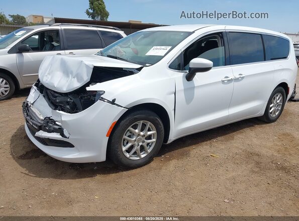 2C4RC1CG6NR160149 2022 CHRYSLER VOYAGER White Առջևի ձախ երեք քառորդ տեսարան
