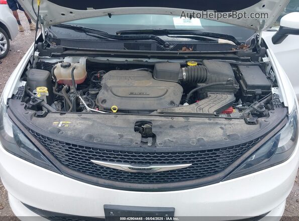 2C4RC1CG8PR525904 2023 CHRYSLER VOYAGER White უკანა ხედი
