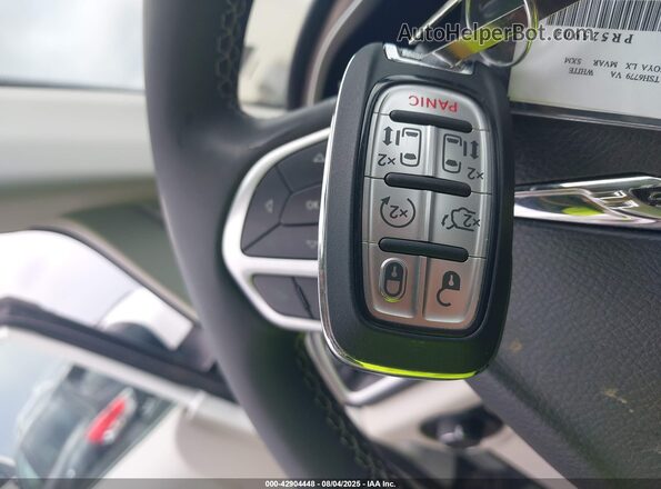 2C4RC1CG8PR525904 2023 CHRYSLER VOYAGER White წინა პანელის ხედი