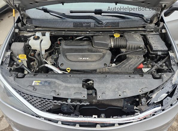 2C4RC1CGXJR305526 2018 CHRYSLER PACIFICA Серебряный 