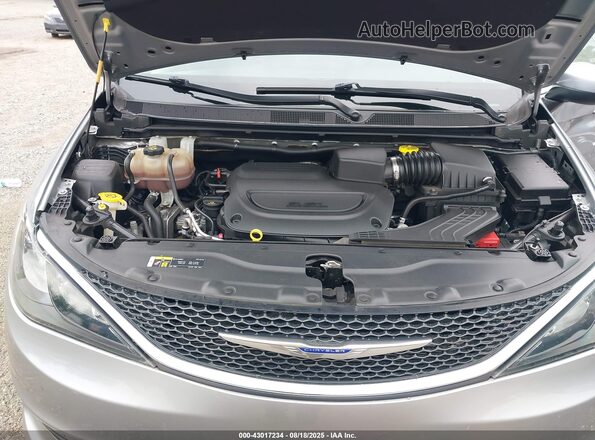 2C4RC1DG2LR265010 2020 CHRYSLER VOYAGER Gray Вид ззаду