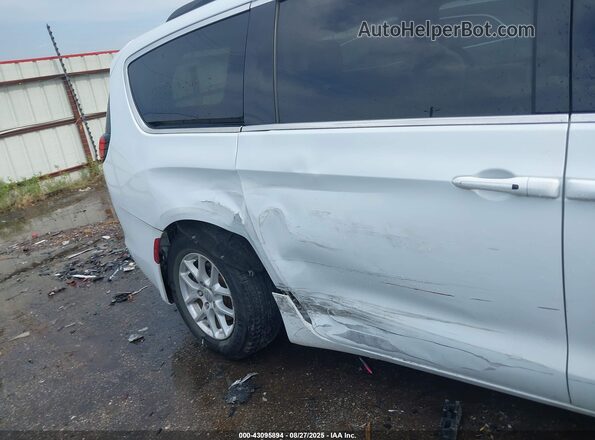 2C4RC1DG7LR144635 2020 CHRYSLER VOYAGER White Front view
