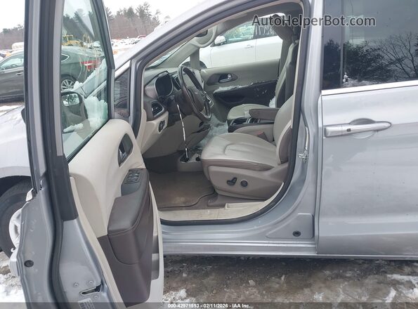 2C4RC1DG8LR283317 2020 CHRYSLER VOYAGER Silver Vista interior delantera