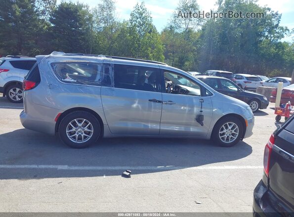 2C4RC1DG8LR283317 2020 CHRYSLER VOYAGER Silver Vista interior trasera