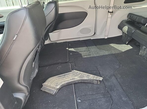 2C4RC1DG8MR555043 2021 CHRYSLER VOYAGER  