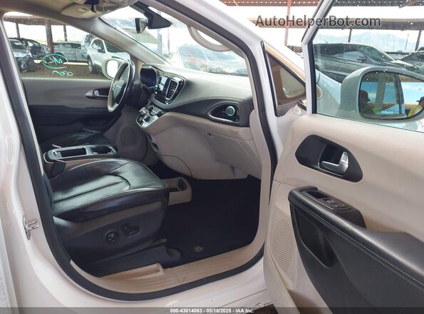 2C4RC1GG0JR185438 2018 CHRYSLER PACIFICA Белый 