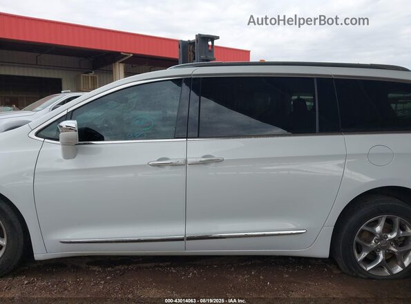2C4RC1GG0JR185438 2018 CHRYSLER PACIFICA Белый 