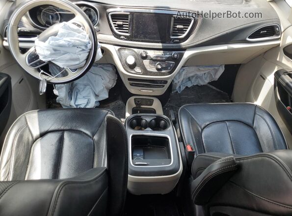 2C4RC1GG3JR251948 2018 CHRYSLER PACIFICA Silver 