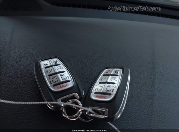2C4RC1L70PR584090 2023 CHRYSLER PACIFICA Белый Вид панели приборов