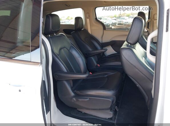 2C4RC1L70PR584090 2023 CHRYSLER PACIFICA Белый Вид наклейки с VIN-кодом