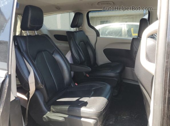 2C4RC1L73NR167110 2022 CHRYSLER PACIFICA Black Rear interior view
