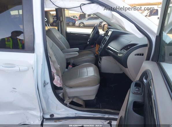 2C7WDGBG9JR231510 2018 DODGE GRAND CARAVAN White Front interior view