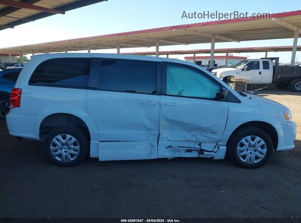 2C7WDGBG9JR231510 2018 DODGE GRAND CARAVAN White Rear interior view