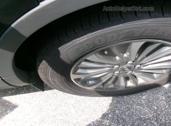 2LMPJ8K98LBL07697 2020 LINCOLN NAUTILUS  Widok wnętrza 360 stopni