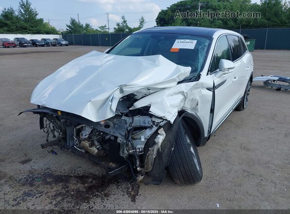 2LMPJ8KP6NBL18361 2022 LINCOLN NAUTILUS White 