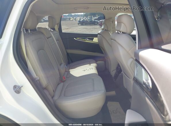 2LMPJ8KP6NBL18361 2022 LINCOLN NAUTILUS White 
