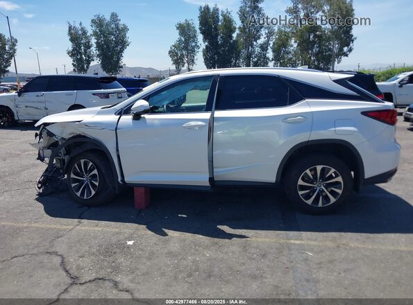 2T2HZMDA8MC305448 2021 LEXUS RX White 360 interior view