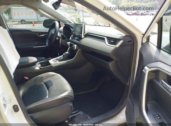 2T3B6RFVXMW014746 2021 TOYOTA LE White Սալոնի դիմացի տեսք
