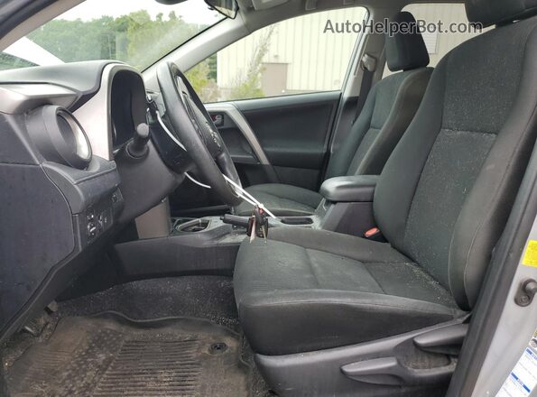 2T3BFREV6JW755103 2018 TOYOTA LE Silver 