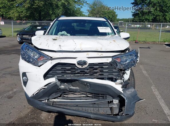 2T3P1RFV0LW105530 2020 TOYOTA LE White Front view