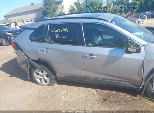 2T3P1RFV3MC161738 2021 TOYOTA LE Silver Widok wnętrza z tyłu