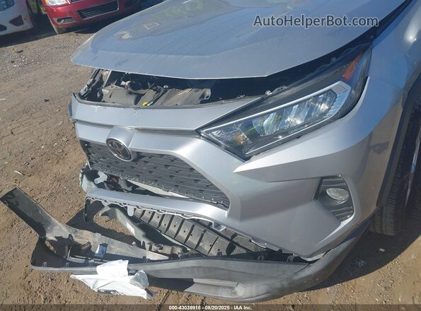 2T3P1RFV3MC161738 2021 TOYOTA LE Silver Widok z przodu