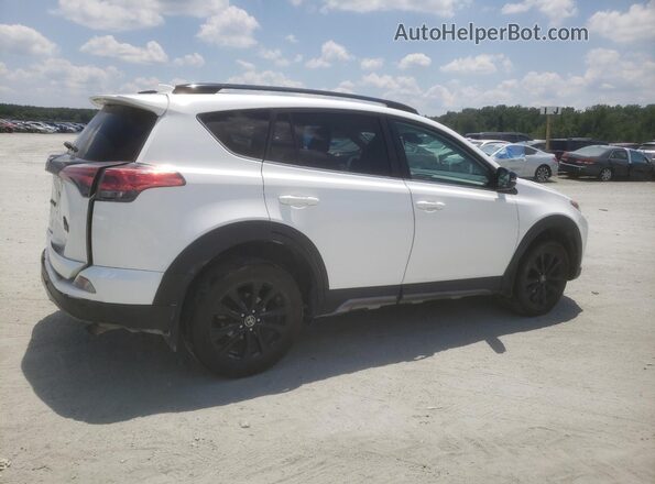 2T3RFREV4JW699869 2018 TOYOTA RAV4 White 