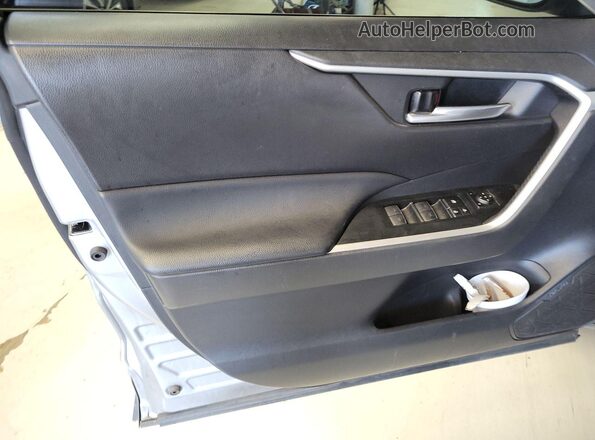 2T3RWRFV8PW172571 2023 TOYOTA LE  