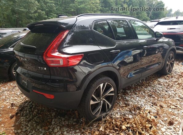 YV4162UM7M2556664 2021 VOLVO XC40 Черный Передняя правая четверть