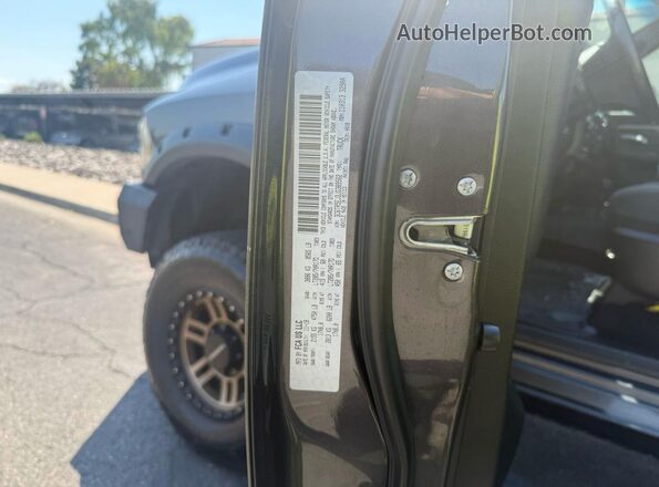 3C6TR5EJ3JG389562 2018 RAM 2500 Серый 