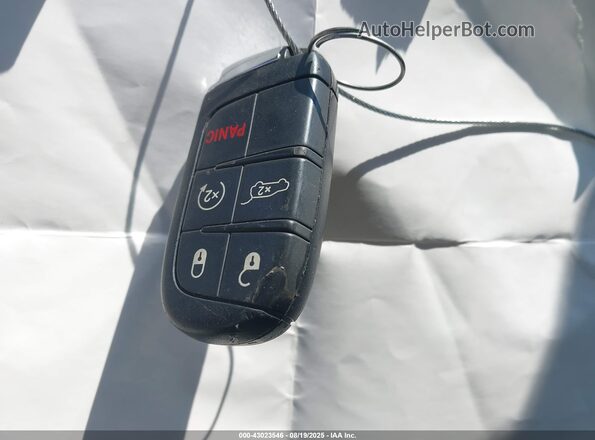 3C4NJCEBXMT602198 2021 JEEP COMPASS Красный Вид панели приборов