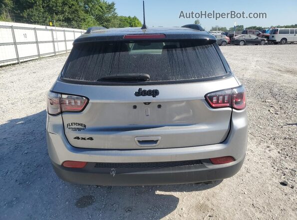 3C4NJDBB5NT228661 2022 JEEP COMPASS Silver Widok z tyłu