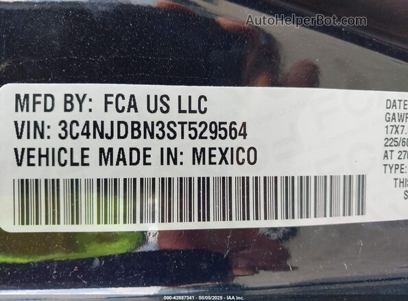 3C4NJDBN3ST529564 2025 JEEP COMPASS Black Vista del compartimento del motor