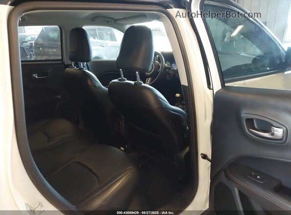 3C4NJDCB6KT806308 2019 JEEP COMPASS White VIN կոդի պիտակի տեսք