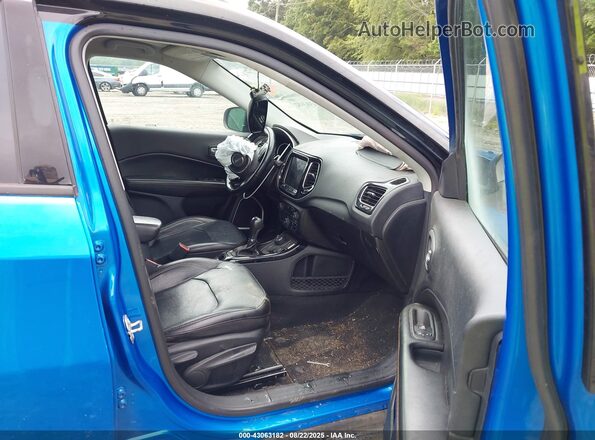 3C4NJDCB7LT208827 2020 JEEP COMPASS Blue Front interior view