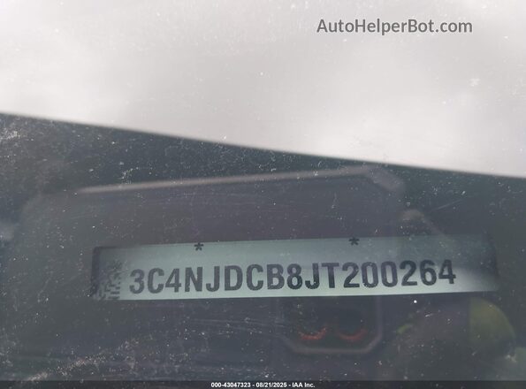 3C4NJDCB8JT200264 2018 JEEP COMPASS Gray 