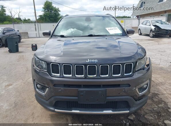 3C4NJDCB8JT200264 2018 JEEP COMPASS Gray 