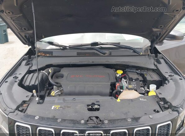 3C4NJDCB8JT200264 2018 JEEP COMPASS Gray 