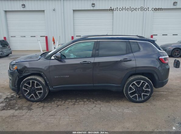 3C4NJDCB8JT200264 2018 JEEP COMPASS Gray 