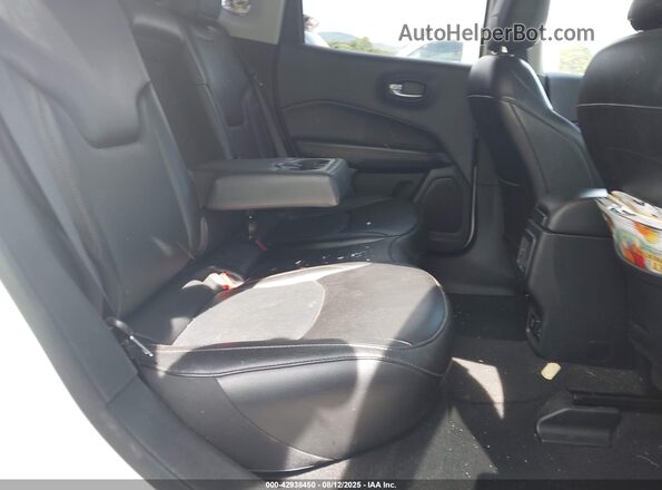 3C4NJDCBXMT572385 2021 JEEP COMPASS White VIN კოდის სტიკერის ხედი