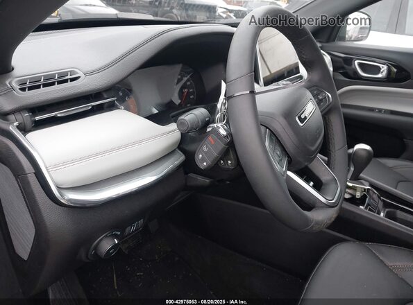 3C4NJDCN2PT537581 2023 JEEP COMPASS Gray Dashboard view