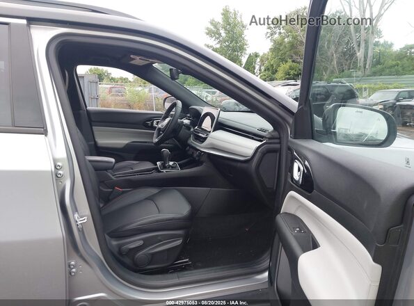 3C4NJDCN2PT537581 2023 JEEP COMPASS Gray Front interior view