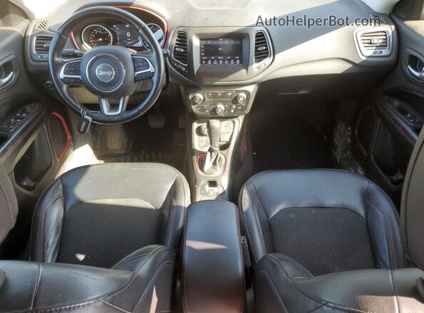 3C4NJDDB5JT230661 2018 JEEP COMPASS Black 