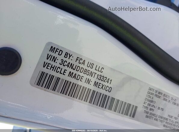 3C4NJDDB5NT133241 2022 JEEP COMPASS White Շարժիչի բաժամունքի տեսք