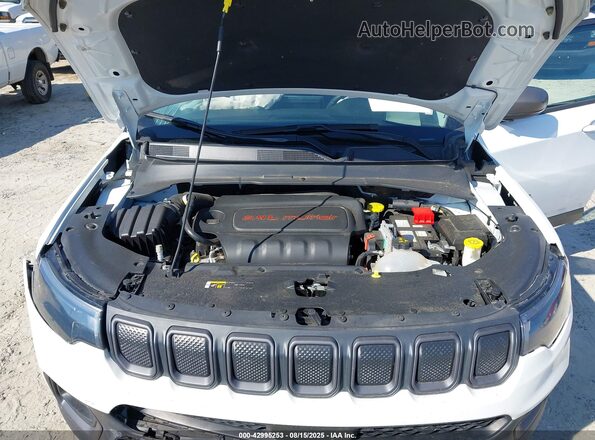 3C4NJDDB5NT133241 2022 JEEP COMPASS White Հետևի տեսք