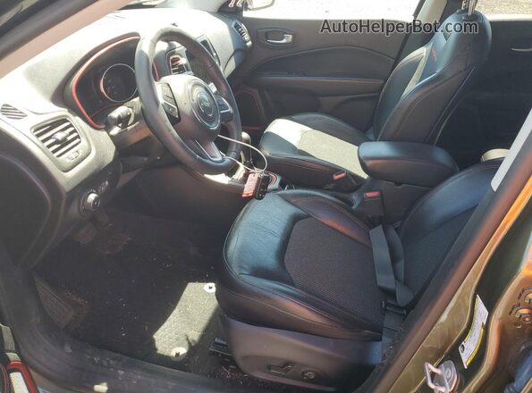 3C4NJDDB7JT376575 2018 JEEP COMPASS Green 